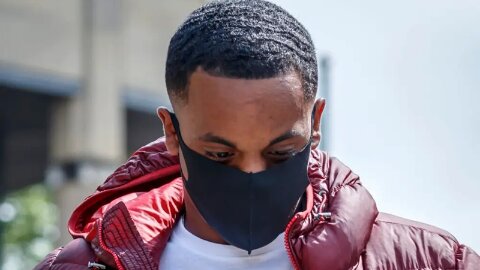  Sex với ‘nàng thơ’ 14 tuổi, sao trẻ Arsenal mất nghiệp